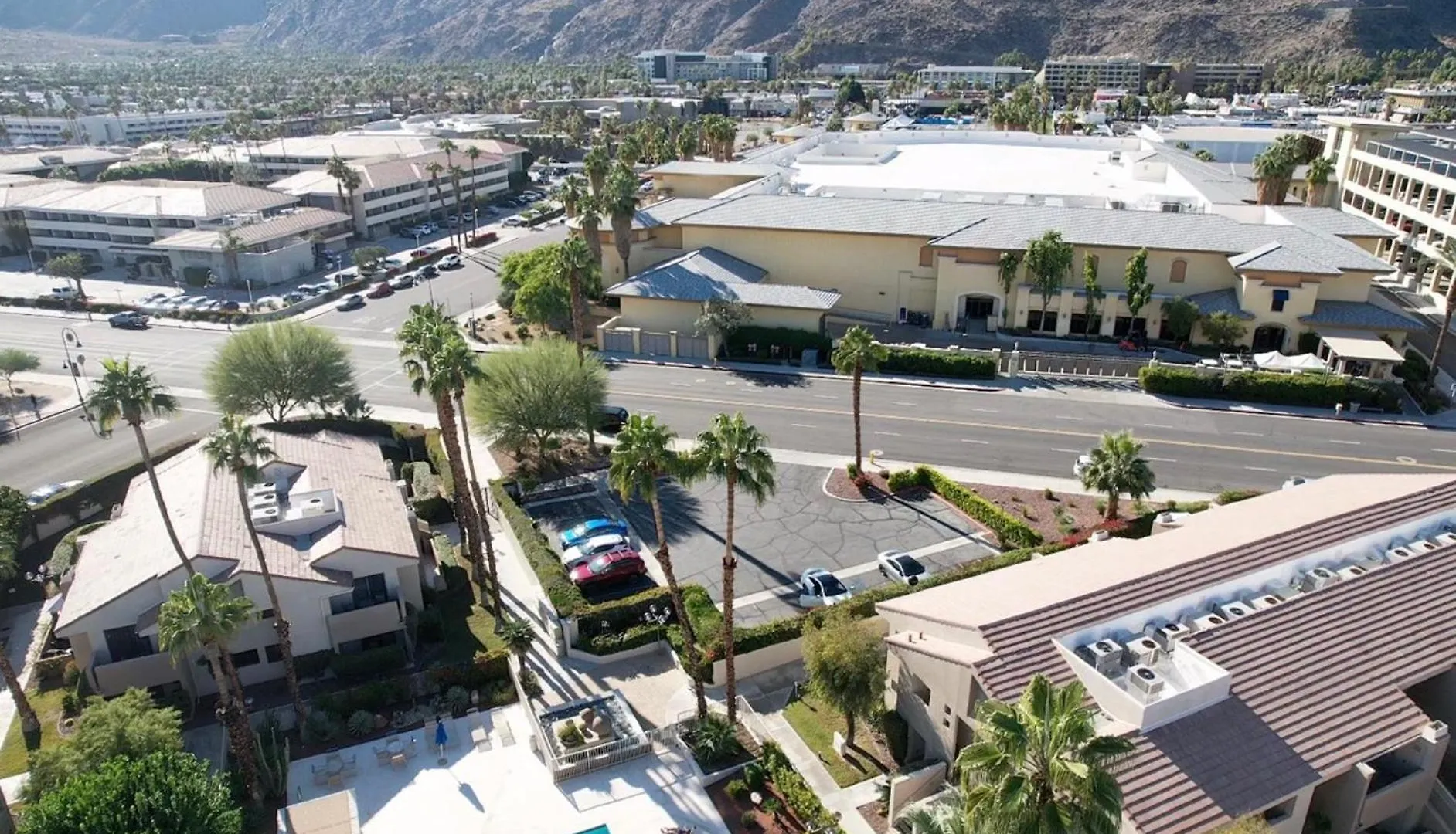 2Br Plaza Villas Bungalow Deluxe By Oranj Palm Palm Springs Holiday home