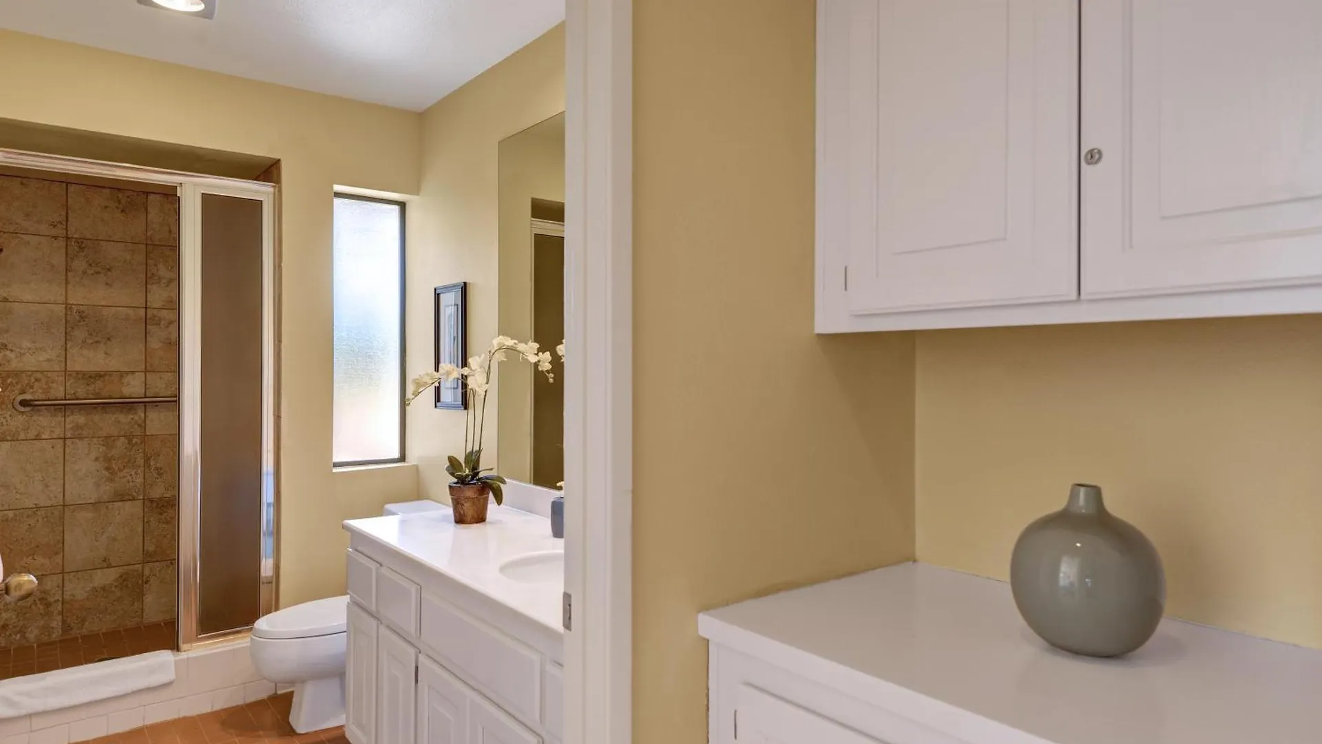 2Br Plaza Villas Bungalow Deluxe By Oranj Palm Palm Springs Holiday home