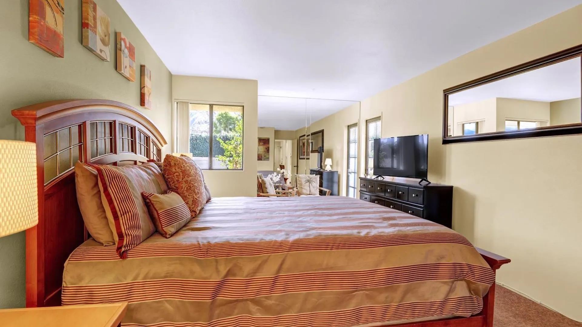 Holiday home 2Br Plaza Villas Bungalow Deluxe By Oranj Palm Palm Springs