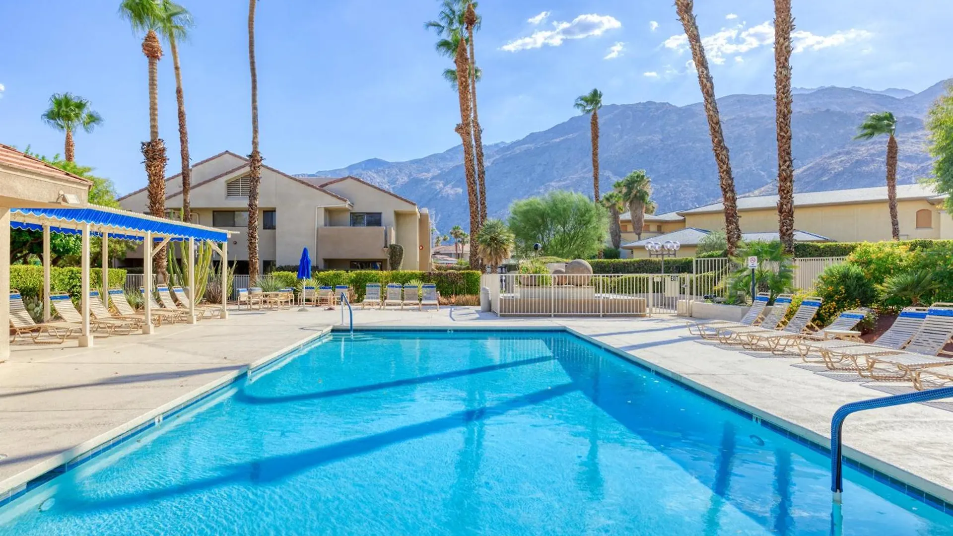 2Br Plaza Villas Bungalow Deluxe By Oranj Palm Palm Springs Holiday home